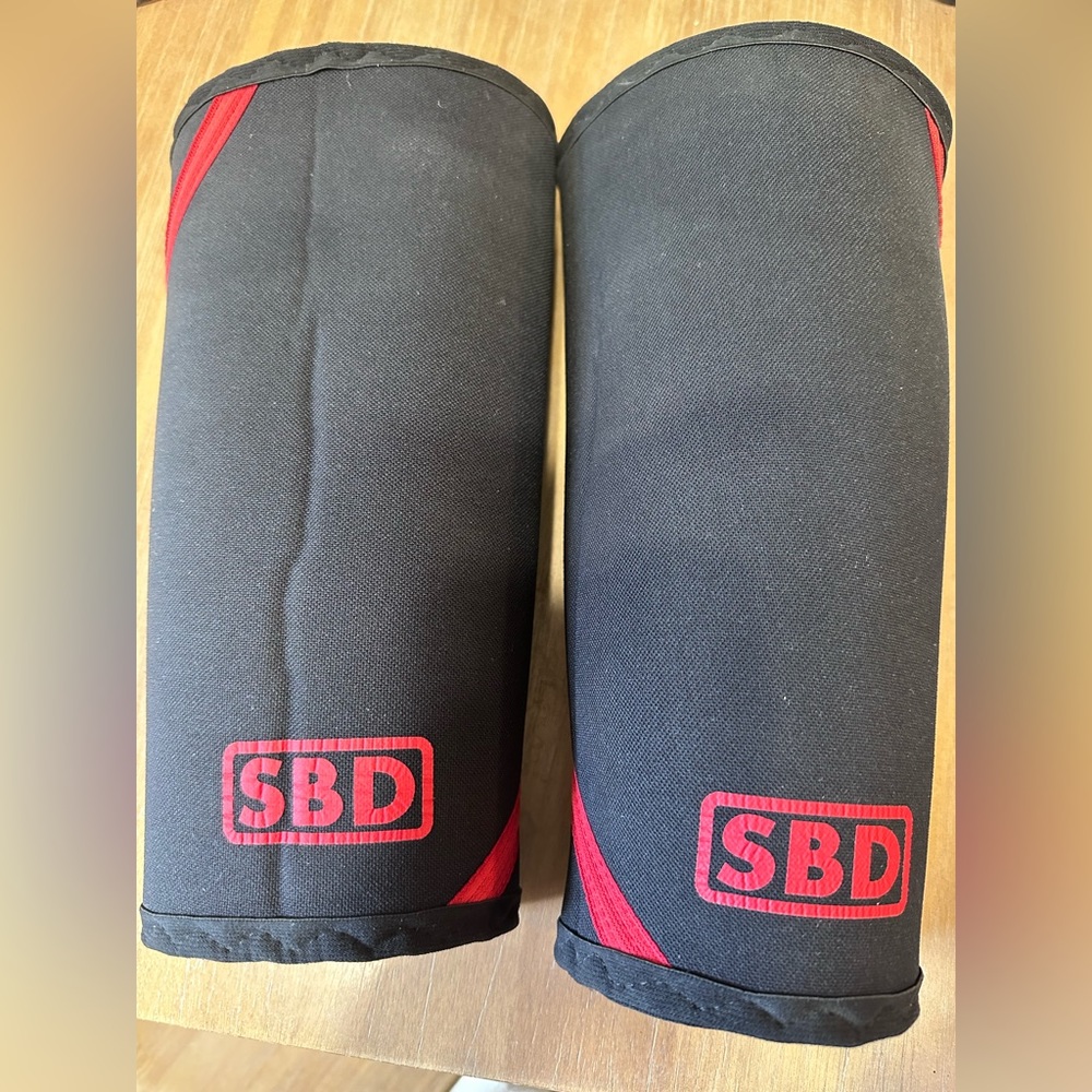 7mm SBD weightlifting knee pads MEDIUM